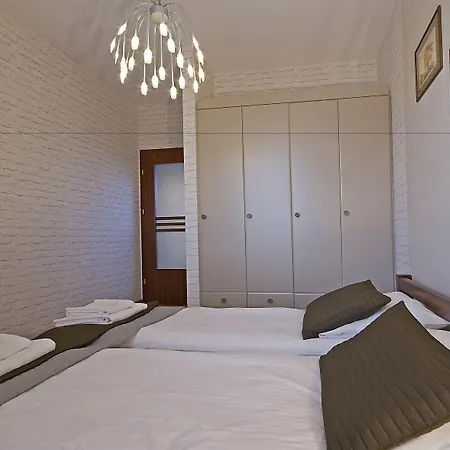 Irs Royal Irs Marina Apartmán *