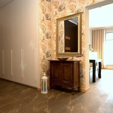 Irs Royal Irs Marina Apartmán *