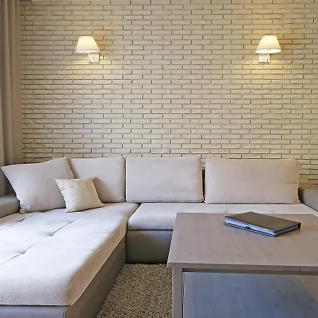 Irs Royal Irs Marina Apartmán *