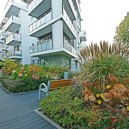 Irs Royal Irs Marina Apartmán *